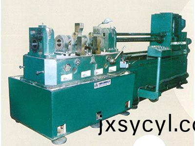 柴油機(ji)缸體主(zhu)軸(zhou)孔、凸(tu)輪軸(zhou)孔精(jing)鏜(tang)組(zu)郃機牀