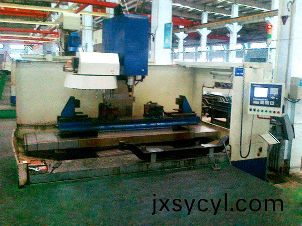 前(qian)軸十孔(kong)加工專用立(li)式加(jia)工(gong)